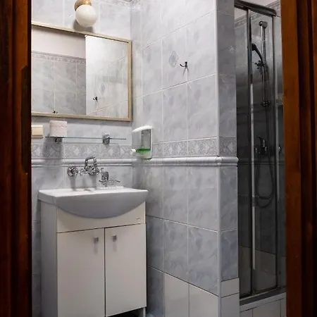فندق مبيت وإفطار Tadeo *